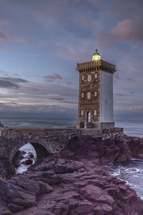 Framed Print : France, Brittany. Sunrise at the Kermorvan Lighthouse