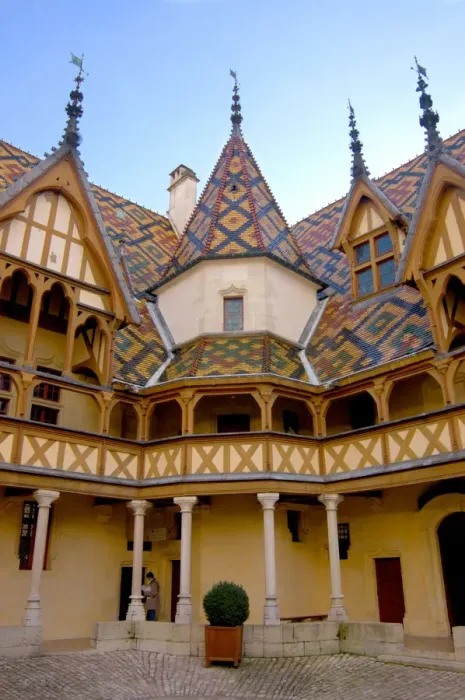 Framed Print : 03. France, Burgundy, Beaune, Hotel-Dieu courtyard (Editorial Usage Only)