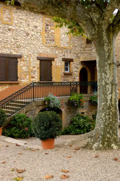 Framed Print : 03. France, Burgundy, Denice, Chateau de Cercy, courtyard (Editorial Usage Only) Framed Print : 03. France, Burgundy, Denice, Chateau de Cercy, courtyard (Editorial Usage Only)