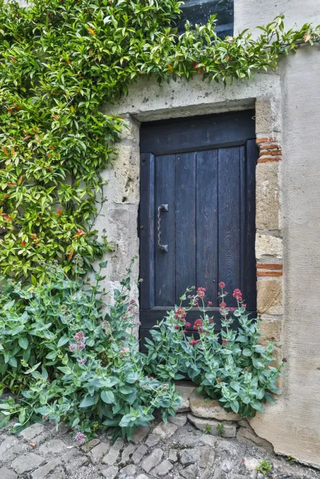 Framed Print : France, Cordes-sur-Ciel. Blue doorway Framed Print : France, Cordes-sur-Ciel. Blue doorway