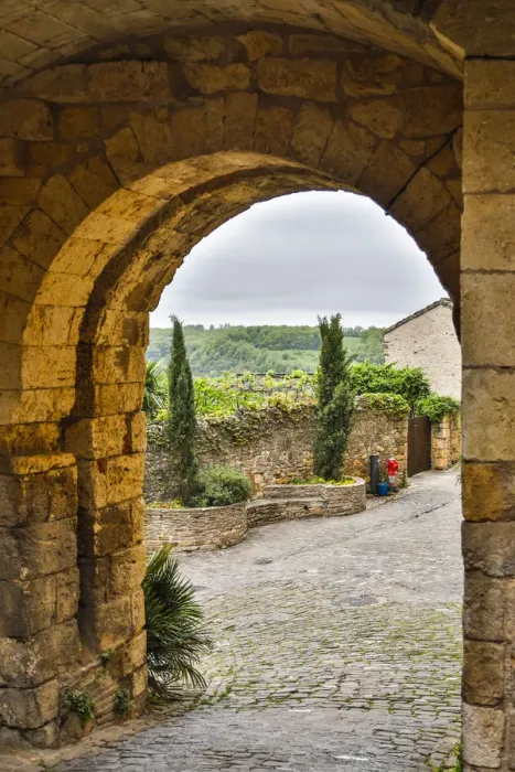 Framed Print : France, Cordes-sur-Ciel. A view of the countryside Framed Print : France, Cordes-sur-Ciel. A view of the countryside