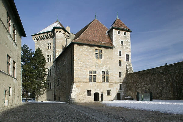 FRANCE-French Alps (Haute-Savoie)-ANNECY: Musee-Chateau de Annecy