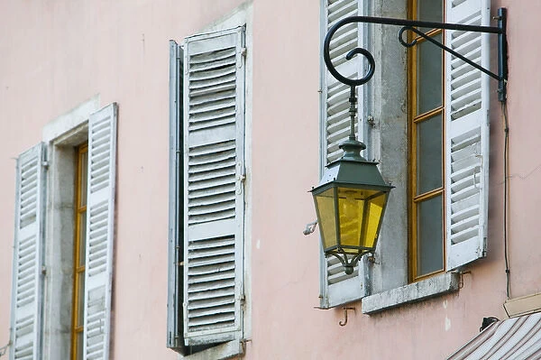 FRANCE-French Alps (Haute-Savoie)-ANNECY: Street Lamps  /  Old Town