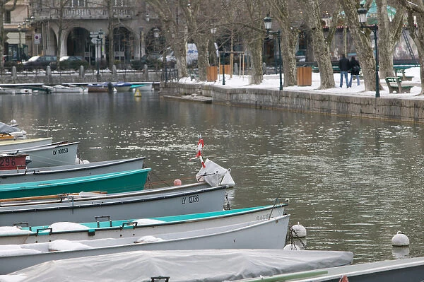 FRANCE-French Alps (Haute-Savoie)-ANNECY: Lake Annecy & Boats along Canal du Vasse