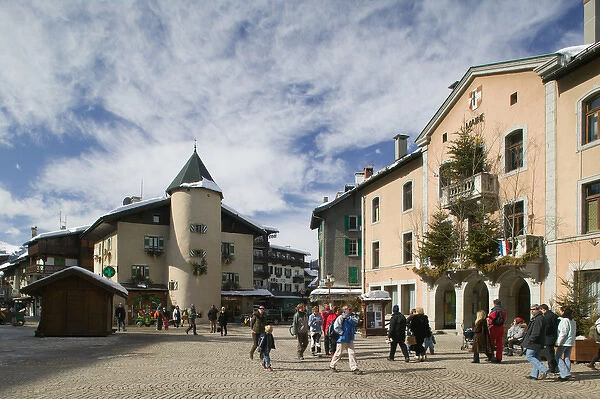 FRANCE-French Alps (Haute-Savoie)-MEGEVE: Ski Resort Town Center  /  Winter