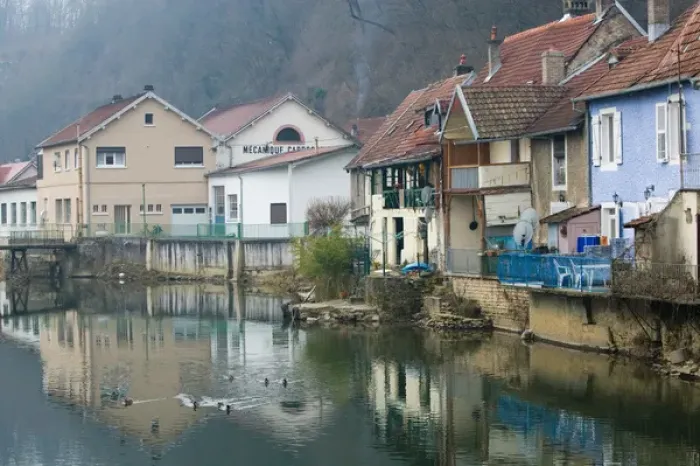 Framed Print : FRANCE-Jura-Doubs-L ISLE-SUR-LE-DOUBS: Doubs River Valley  /  Canal Town