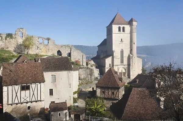 France, Midi-Pyrenees Region, Lot Department, St-Cirq-Lapopie, town and 15th century