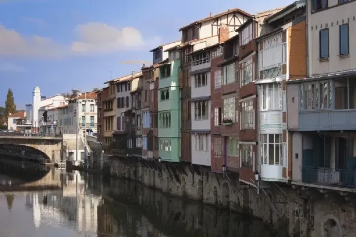 Framed Print : France, Midi-Pyrenees Region, Tarn Department, Castres, Quai des Jacobins, midieval Framed Print : France, Midi-Pyrenees Region, Tarn Department, Castres, Quai des Jacobins, midieval