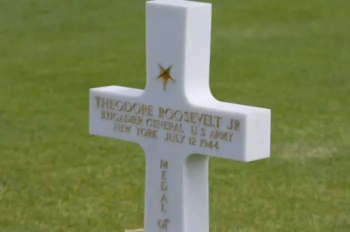 Framed Print : France, Normandy, Colleville-Sur-Mer. Normandy American Cemetery. White crosses mark Framed Print : France, Normandy, Colleville-Sur-Mer. Normandy American Cemetery. White crosses mark