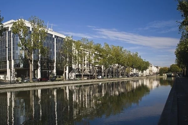 France, Paris, Canal St-Martin, buildings along the Quai de Valmy, autumn