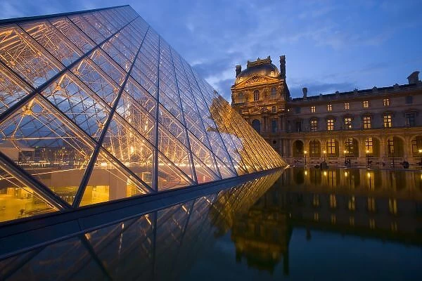 France, Paris. The Louvre at twilight. Credit as: Jim Zuckerman  /  Jaynes Gallery