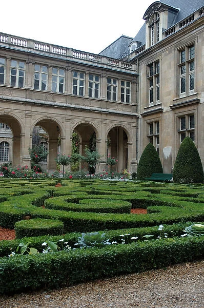 03. France, Paris, Musee Carnavalet courtyard