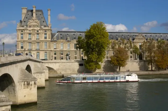 Framed Print : 03. France, Paris, sightseeing river cruise in front of Louvre Museum