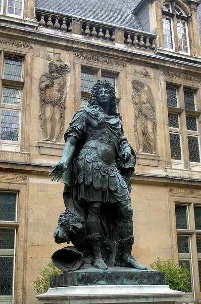 03. France, Paris, statue of Louis XIV in Musee Carnavalet courtyard