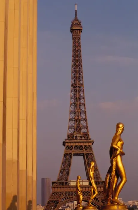 Framed Print : France, Paris, Tour Eiffel and Palais de Chaillot statue at sunset Framed Print : France, Paris, Tour Eiffel and Palais de Chaillot statue at sunset
