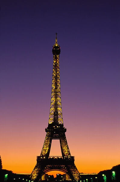 France, Paris, Tour Eiffel at sunset