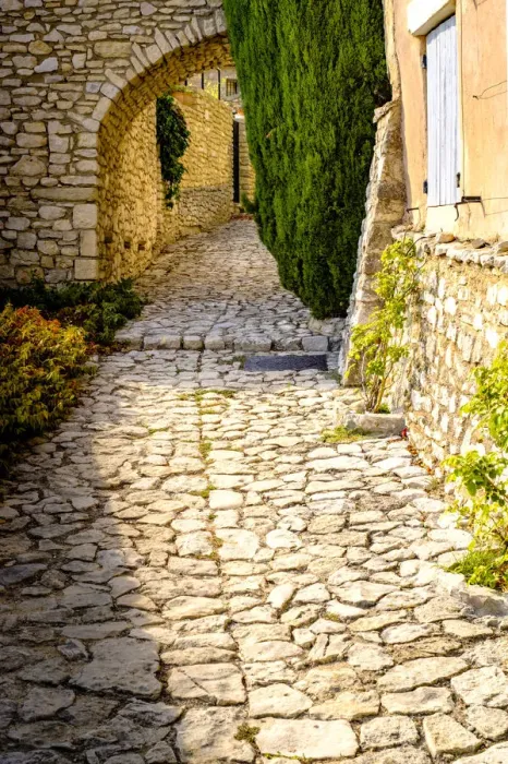 Framed Print : France, Provence, Joucas, Walkway, arch Framed Print : France, Provence, Joucas, Walkway, arch