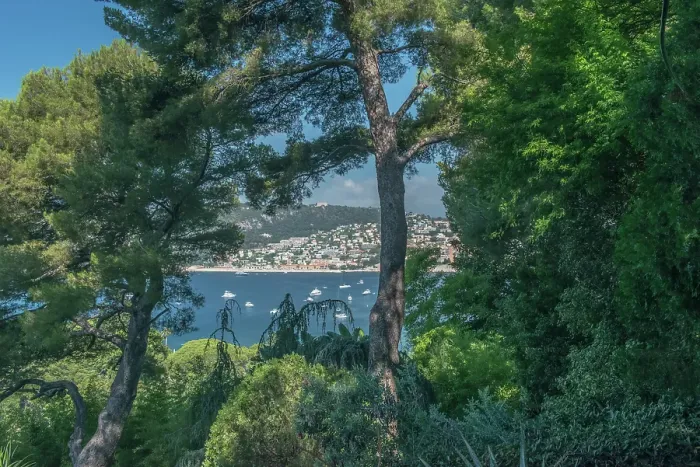 Framed Print : France, Provence. Saint-Jean-Cap-Ferrat, Villa Ephrussi de Rothschild Framed Print : France, Provence. Saint-Jean-Cap-Ferrat, Villa Ephrussi de Rothschild