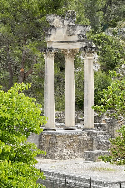 France, South of France, St. Remy, Glanum, fortified Roman town in Provence