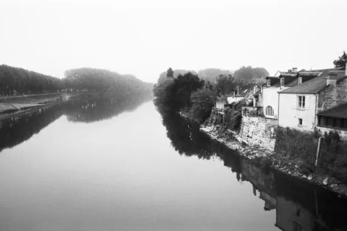 Framed Print : FRANCE, Touraine, The Loire: CHINON View of the River Vienne