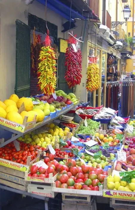Framed Print : A fruit stand in Sorrento, Italy Framed Print : A fruit stand in Sorrento, Italy
