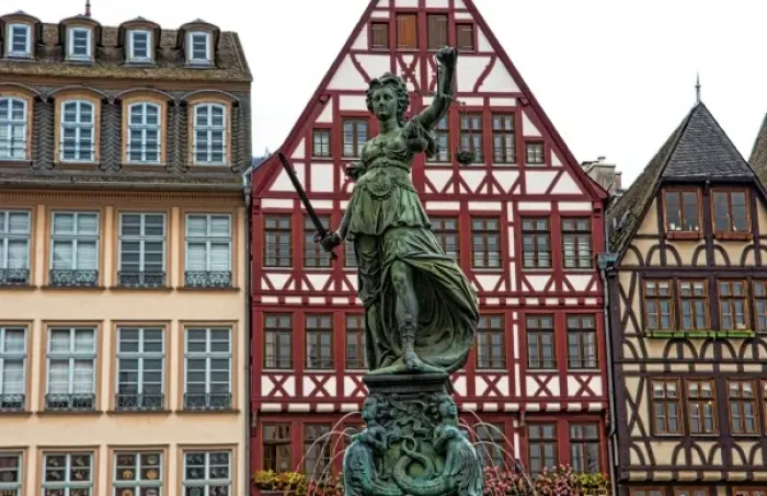 Framed Print : Gabled architecture and statue of Romerberg, Old Town, Frankfurt, Germany Framed Print : Gabled architecture and statue of Romerberg, Old Town, Frankfurt, Germany