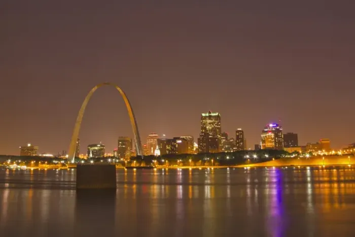 Framed Print : The Gateway Arch and St Louis skyline reflect into the Mississippi River at dusk in St Louis Framed Print : The Gateway Arch and St Louis skyline reflect into the Mississippi River at dusk in St Louis