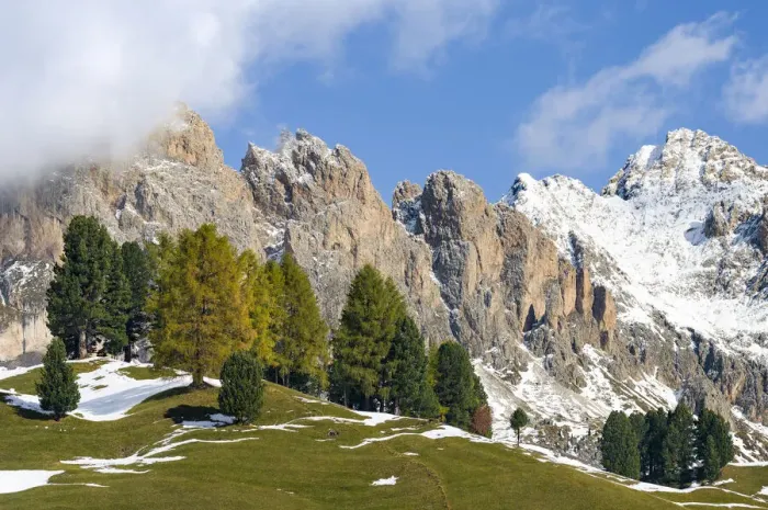 Framed Print : Geisler mountain range in the dolomites of the Groden Valley or Val Gardena in South