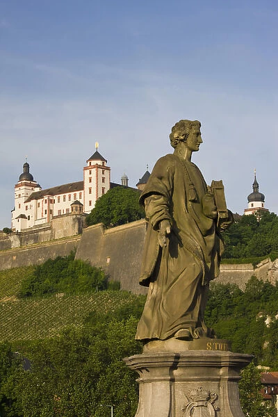 GERMANY, Bavaria, Bayern, Wurzburg. Festung Marienberg fortress and Old Main River