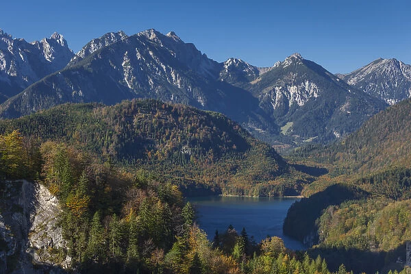 Germany, Bavaria, Hohenschwangau, Schloss Neuschwanstein castle area, Alpsee lake
