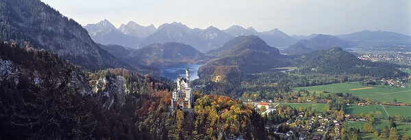 Germany, Bavaria, Neuschwanstein Castle. King Ludwig IIs castle, Neuschwanstein