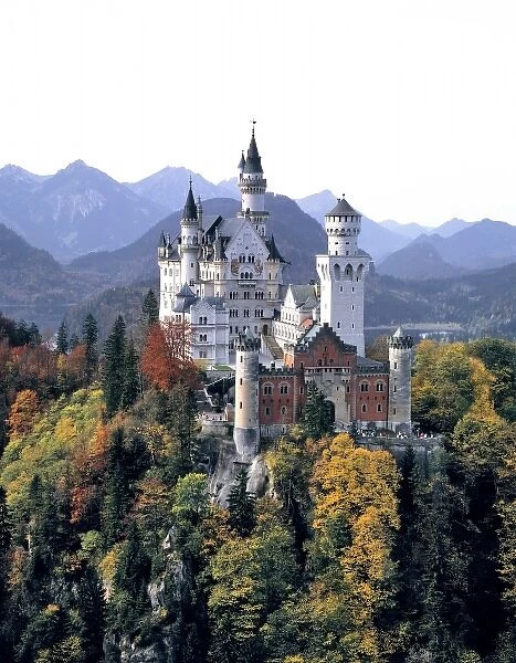 Germany, Bavaria, Neuschwanstein Castle. Tourists flock to King Ludwig IIs Neuschwanstein