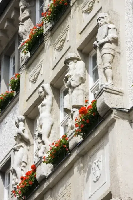 Framed Print : GERMANY, Bayern-Bavaria, Munich. Building Gargoyles on Kaufinger Strasse Framed Print : GERMANY, Bayern-Bavaria, Munich. Building Gargoyles on Kaufinger Strasse