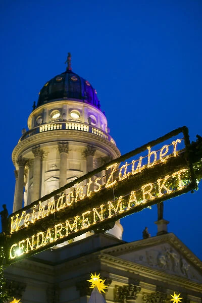 Germany, Berlin, Mitte, Gendarmenmarkt, Christmas market, sign with Deutscher Dom, dusk