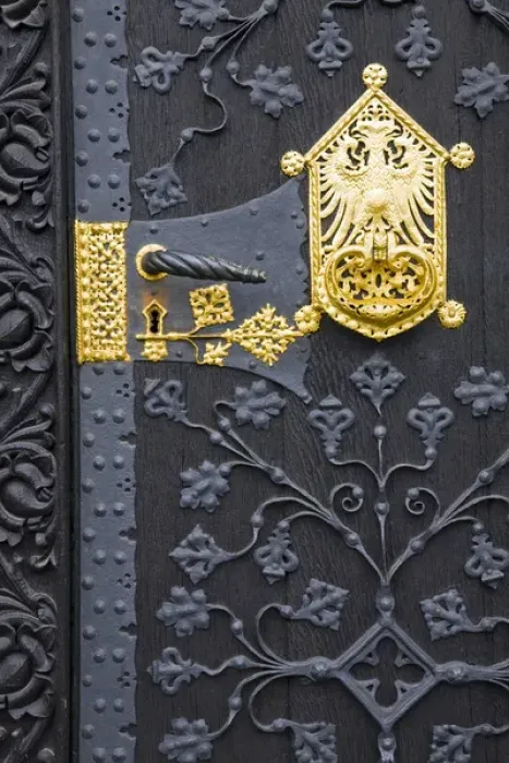 Framed Print : GERMANY, Hessen, Frankfurt am Main. Romerberg Square, door detail of the Frankfurt Framed Print : GERMANY, Hessen, Frankfurt am Main. Romerberg Square, door detail of the Frankfurt