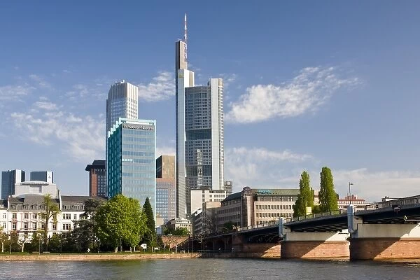 Germany, Hessen, Frankfurt am Main. City View along Main River, morning