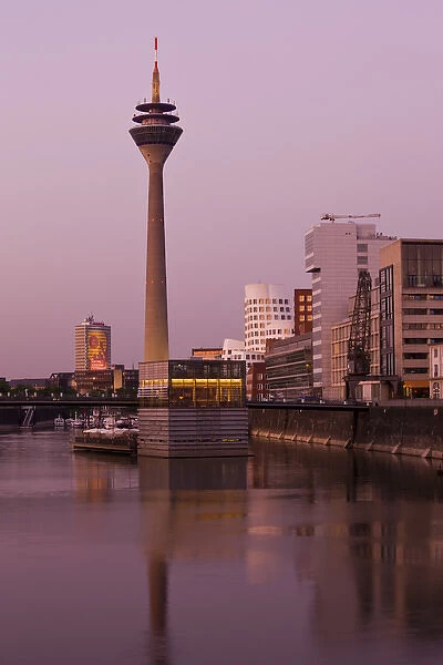 GERMANY, Nordrhein-Westfalen, Dusseldorf. Medienhafen and Rhein Tower
