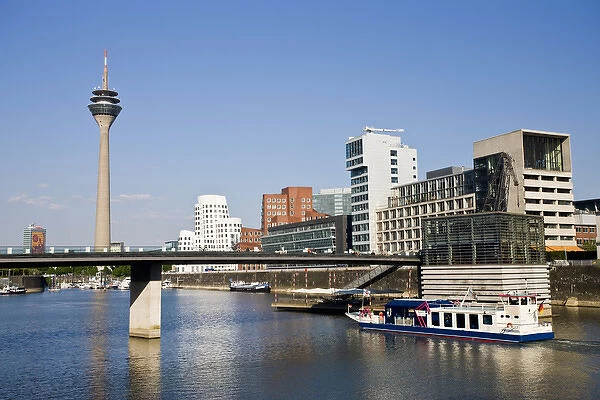 GERMANY, Nordrhein-Westfalen, Dusseldorf. Rhein Tower and Medienhafen