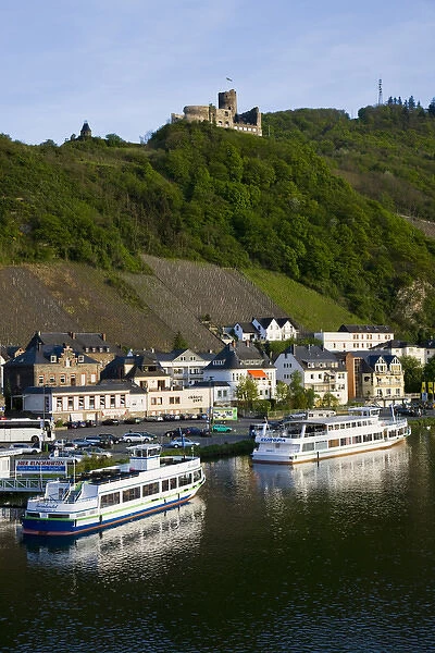 GERMANY, Rheinland-Pfaltz, Mosel River Valley, Bernkastel-Kues. Town view along Mosel