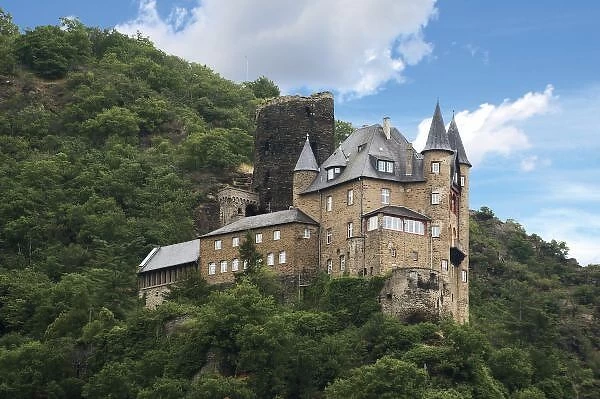 Germany, Sankt Goarshausen, Sankt Goarshausen Castle on the Rhine River, River cruise