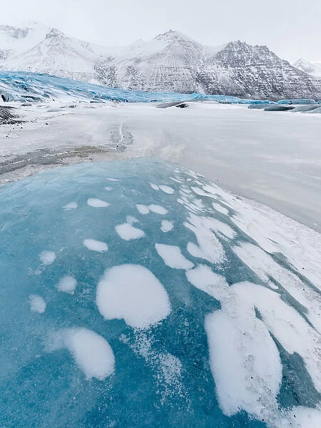 Glacier Skaftafelljoekull in the Vatnajoekull NP during winter. europe, northern europe