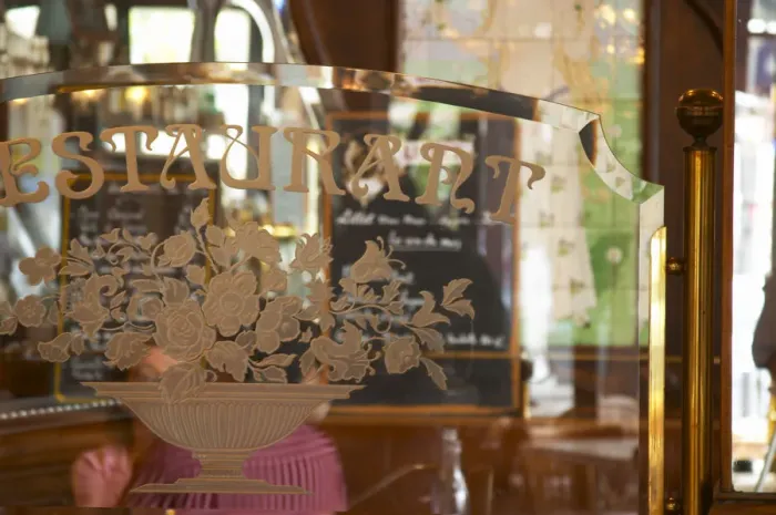 Framed Print : Detail of a glass partition partitioning facetted and engraved etching text Restaurant Framed Print : Detail of a glass partition partitioning facetted and engraved etching text Restaurant