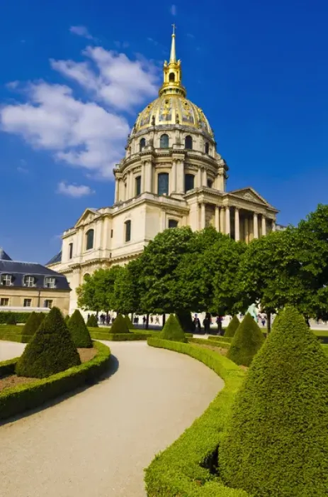Framed Print : Gold-domed Chapel of Saint-Louis (burial site of Napoleon), Les Invalides, Paris, France