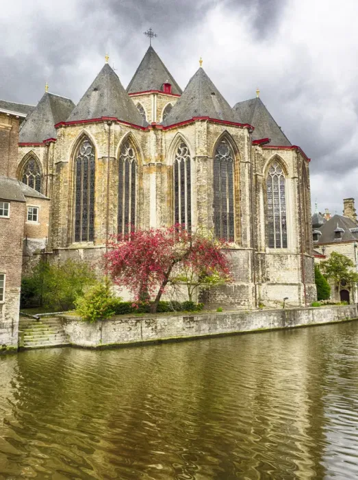 Framed Print : Gothic Saint Michaels Church beside Leie River Framed Print : Gothic Saint Michaels Church beside Leie River
