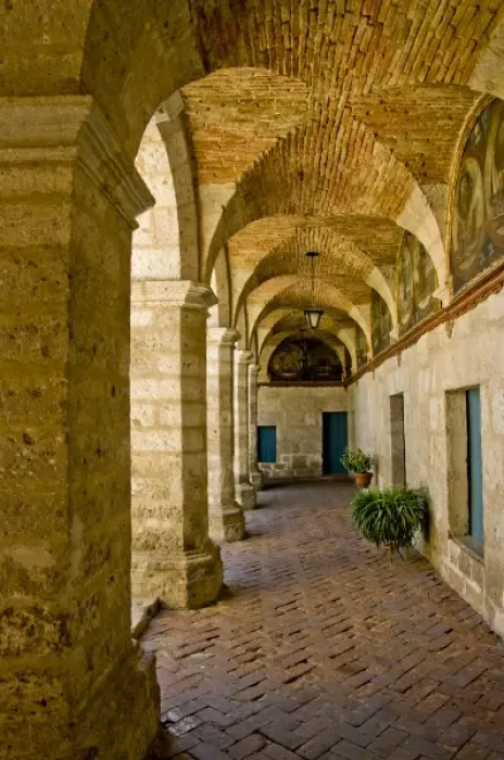 Framed Print : Graceful archways of Monestario Santa Catalina in the White City of Arequipa, Peru Framed Print : Graceful archways of Monestario Santa Catalina in the White City of Arequipa, Peru