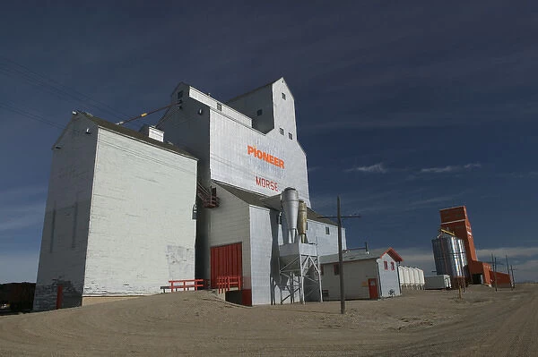 02. Canada, Saskatchewan, Morse: Grain Elevators