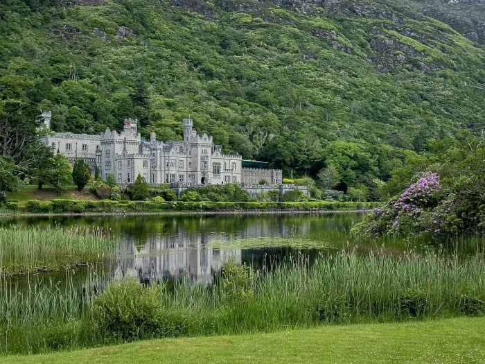Framed Print : The grand architecture of Kylemore Abbey is a major tourist attraction Framed Print : The grand architecture of Kylemore Abbey is a major tourist attraction
