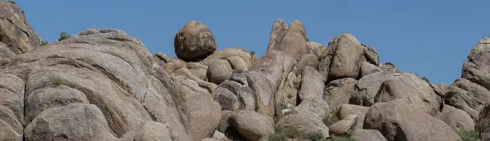 Framed Print : Granite rocks pile high at the Alabama Hills Framed Print : Granite rocks pile high at the Alabama Hills