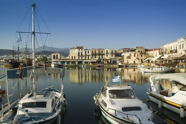 GREECE, CRETE, Rethymno Province, Rethymno: Venetian Harbor  /  Dawn