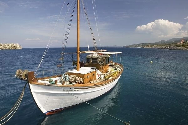 GREECE, Ionian Islands, ZAKYNTHOS, AGIOS NIKOLAOS: Boat Harbor  /  Small Fishing Boat